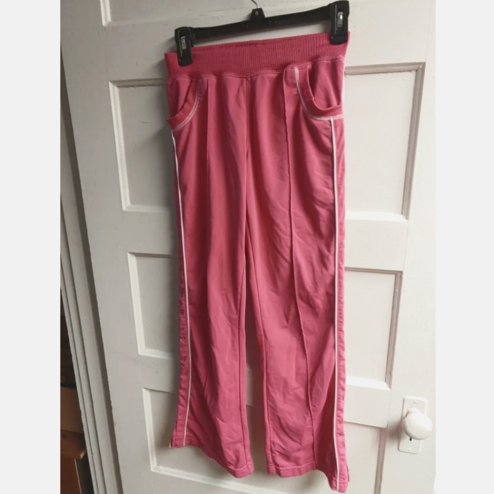 Juniors pink Nike sweatpants